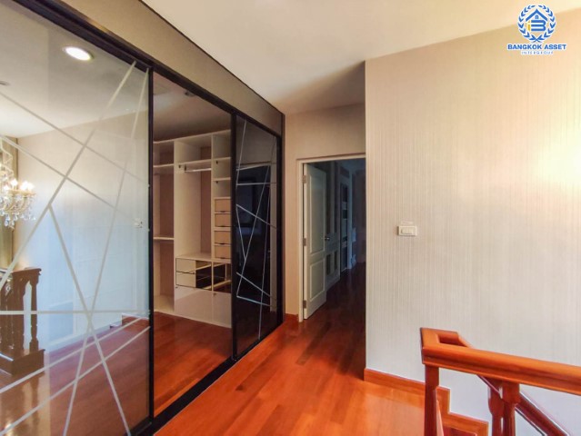 *****บ้านเดี่ยวมือสองนนทบุรี หลังมุม! ม.ไลฟ์บางกอกบูเลอวาร์ด ราชพฤกษ์-รัตนาธิเบศร์ บ้านสวยสไตล์โมเดิร์น แบรนด์ SC ASSET* ตกแต่งบิ้วท์อินพร้อมอยู่ เนื้อที่ 70.90 ตร.ว. ฟังก์ชัน 3 ห้องนอน 4 ห้องน้ำ แถมแอร์ 5 เครื่อง! บนทำเลเมือง สิ่งอำนวยความสะดวกครบครัน ใกล้สถานีรถไฟฟ้าสายสีม่วง "บางรักน้อยท่าอิฐ"...